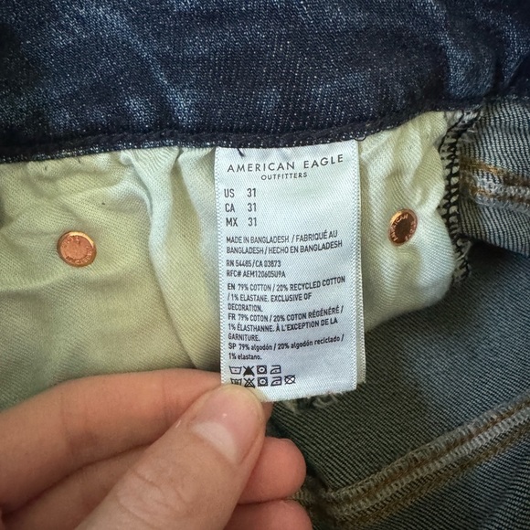 Men's Distressed Denim Shorts - Picture 4 of 4